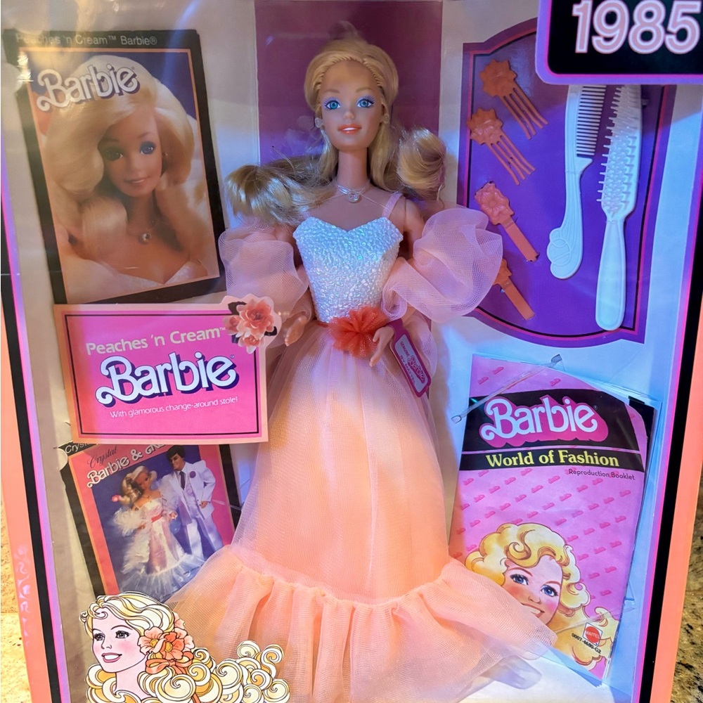 Barbie Peaches 'n Cream Doll 2009 remake of the 1985 doll.